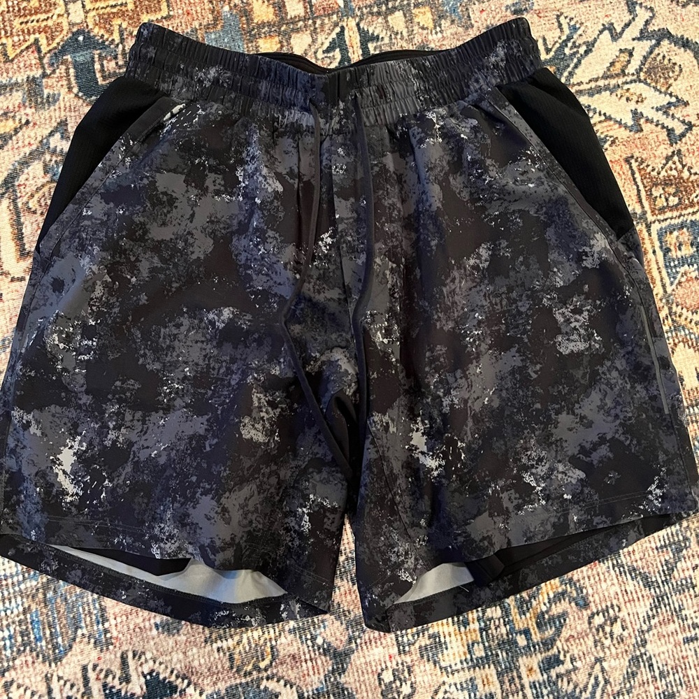 Lululemon 7” Lined shorts